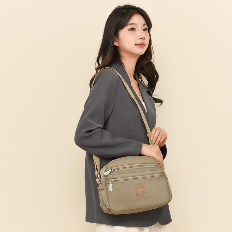 Damska torba na ramię z wieloma kieszeniami Lekka nylonowa torba crossbody dla mam w średnim wieku