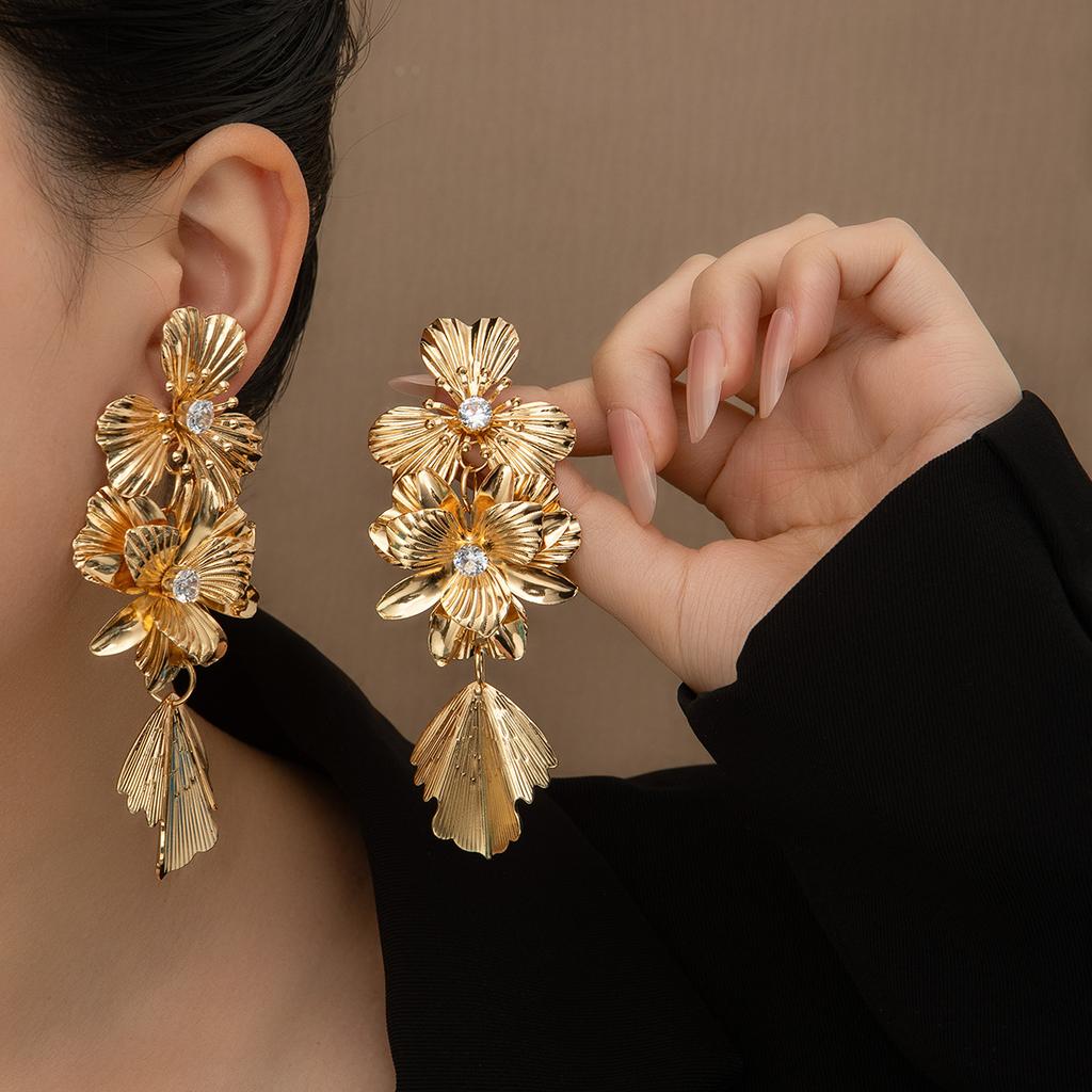 Exaggerated Style Retro Stud Earrings Light Luxury Gold Tassel Diamond Flower Earrings Unique Personality Temperament Earrings