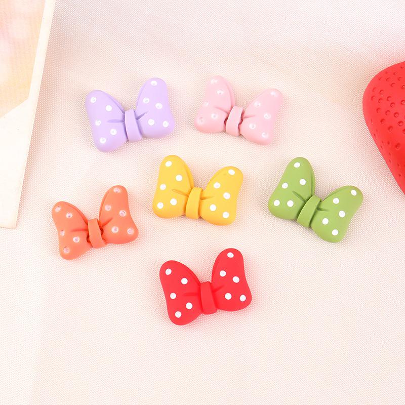 Small Sweet Polka Dot Bowknot Resin Ornaments: Hair Clip & Phone Case Decor.