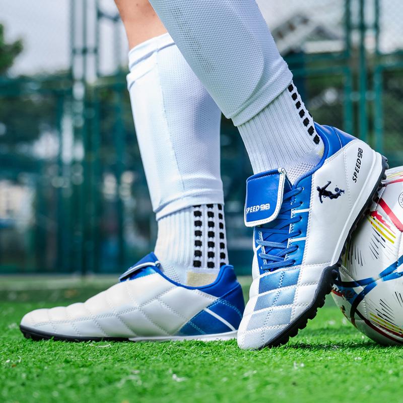 Indoor Men Football Shoes Society Cleats Soccer Shoes Professional Boy Non Slip Football Field Boots Non Slip Fast Match Sneaker
