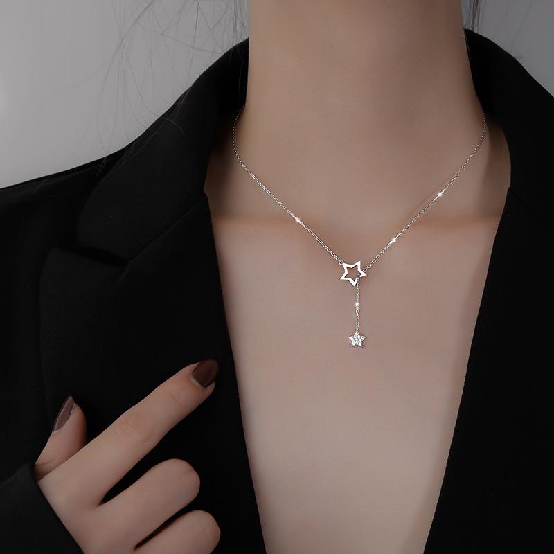 Star Necklace for Women: Elegant Tassel Clavicle Chain with High-End Style and 2021 Influencer Design.