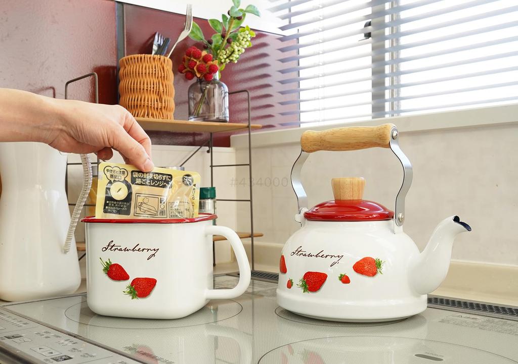 Fuji Hollow Strawberry Kettle, 0.4 fl oz (1.6 L) S