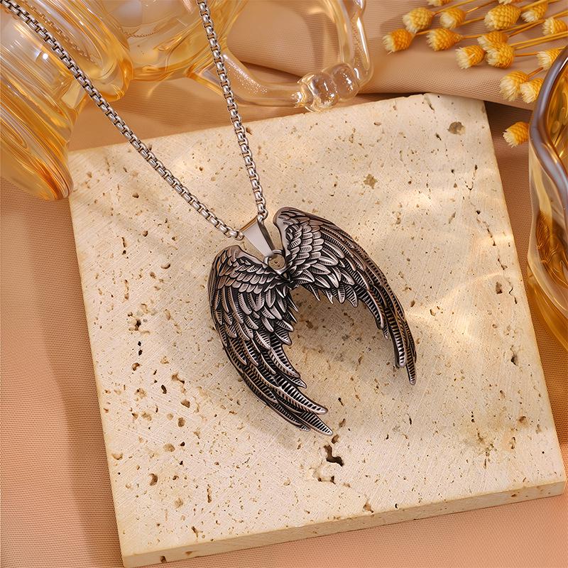 Retro Angel Wing Pendant Necklace: European & American Style for Men & Women