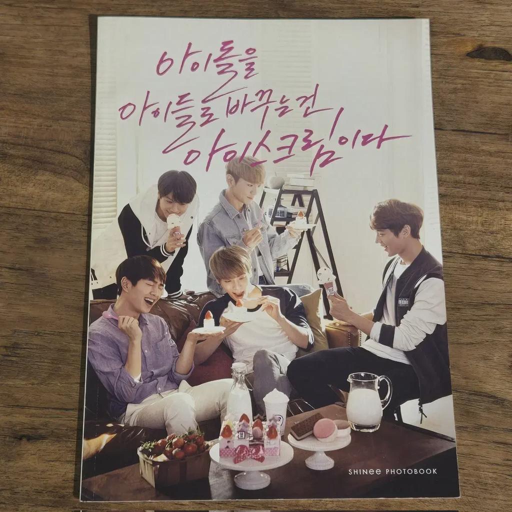 Shinee Shinee Baskin Robbins Baskin Robbins Photobook Brochure 