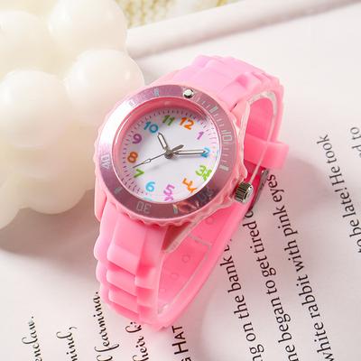 Montre Bracelet Mignonne en Silicone Souple pour Enfants Garçons Filles Montres Analogiques à Chiffres Colorés pour Enfants Montre-Bracelet à Quartz Résistante à l'Eau