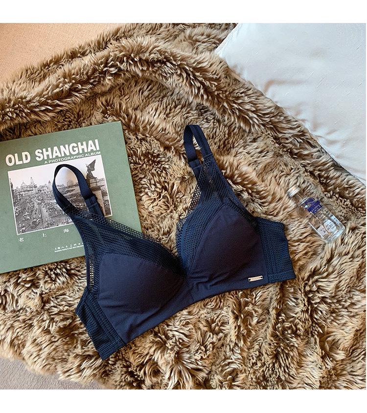 High-End Minimalist Glossy Wire-Free Bra: Comfortable, Breathable, Small Bust, Thin Cup Women's Underwear.