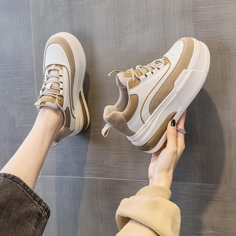 Leather thick sole inner height increase white shoes women's autumn and winter 2025 velvet new versatile sports and leisure board shoes tide