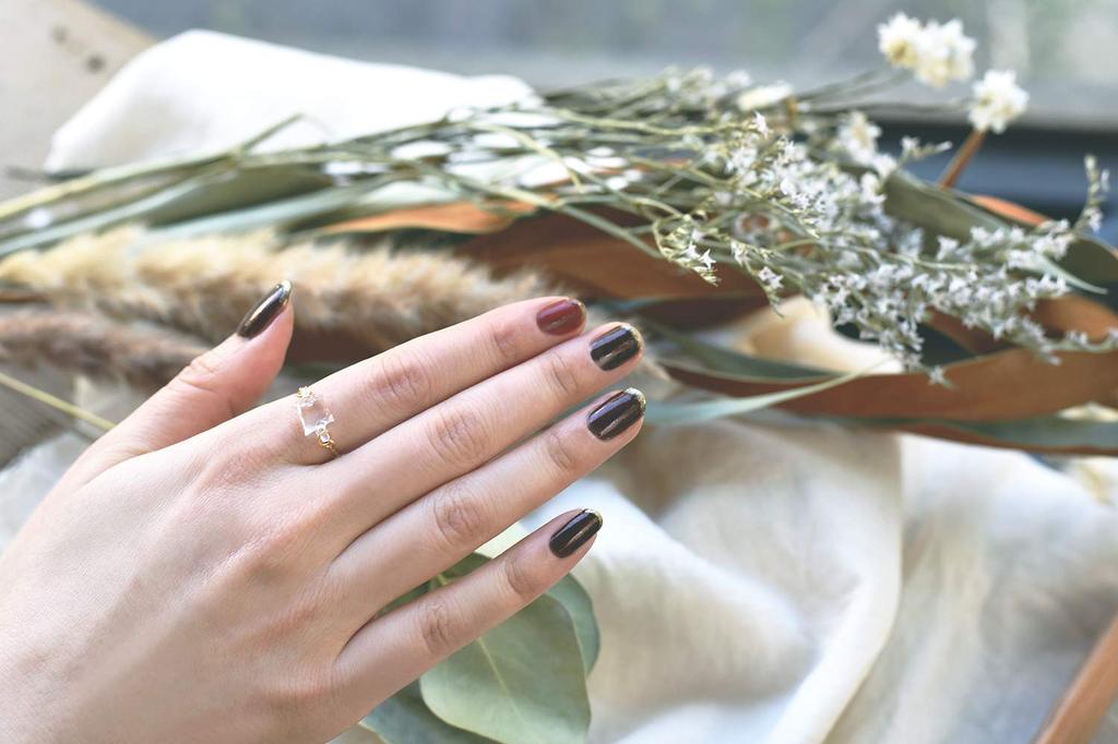 Osaji To Protect Nail Uplift Nail Color Herbal Beautiful Good 10ml 11 Drape [Quick-drying Moisture] [Contains Extract, Gloss, Coloring] [Drape]