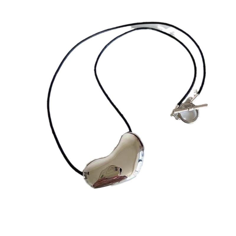 Elegant Heart Pendant Leather Necklace - Minimalist Style for Women