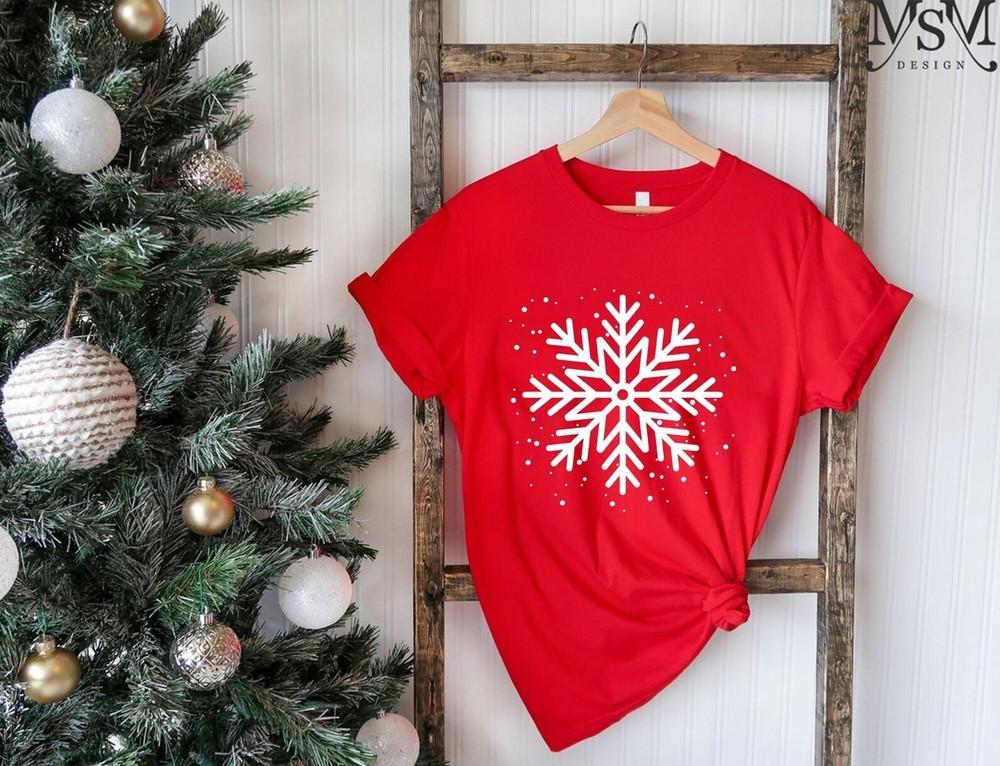 Snowflake Shirt, Christmas T-Shirt, Christmas Shirt, Holiday Party Funny Shirt, Unisex T-Shirt XXXXL