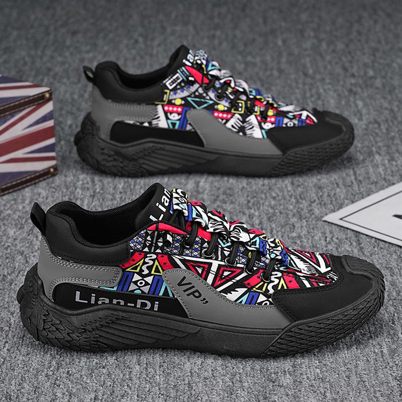 2025 autumn new men's shoes trend cartoon graffiti cloth shoes Korean version casual single shoes youth versatile board shoes