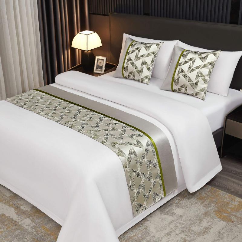 Light Luxury High-end Hotel Bed Flags Vintage Decorative Scarves Bedding Same Style Pillowcase European Style Wedding Room Home Decorat Bed Tail Towel