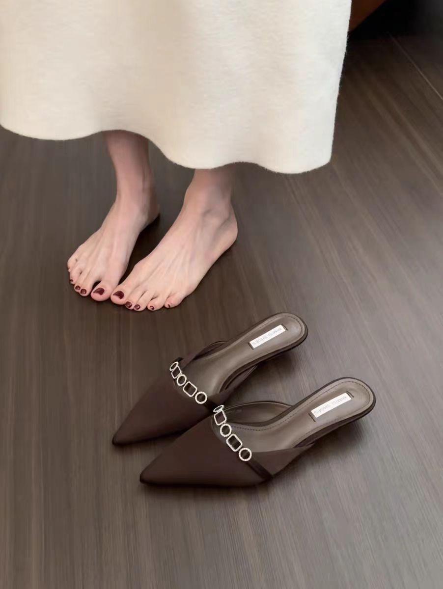 

French rhinestone bag head half slippers women s shoes outer wear 2025 summer new versatile outer wear with skirt sandals women 40