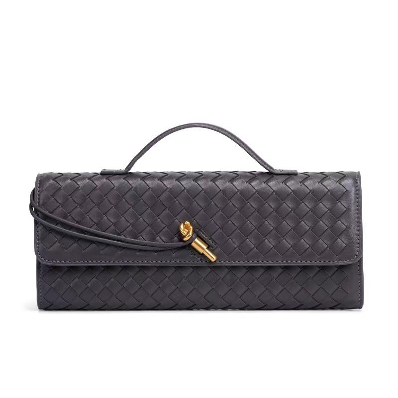 Trendy Spring And Summer Woven Soft Leather Dinner Bag Medieval Baguette Bag Organ Bag Horizontal Portable Messenger Bag