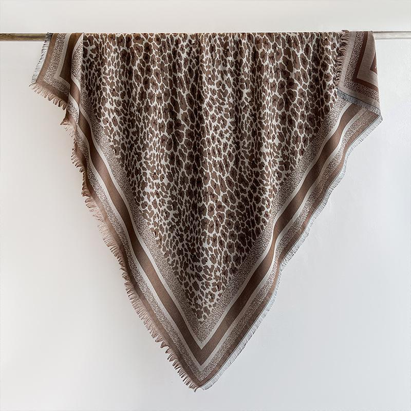 Spring and Autumn new rice gray leopard print scarf women's double-sided imitation cashmere thickened warm fringed large square scarf shawl dual-p