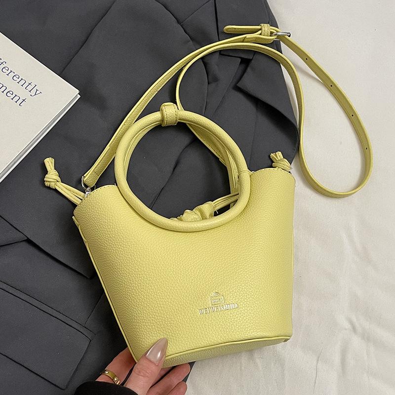 Spring and Summer Popular Korean Popular High-end Sense Portable Bucket Bag Temperament Casual Commuting Style Versatile Shoulder Messenger Bag