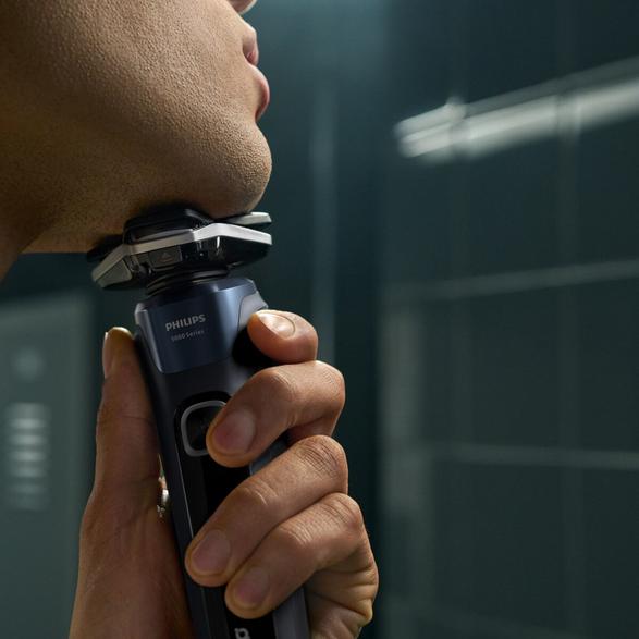 Philips Series 5000 S5885/10 Skiniq Men's Shaver