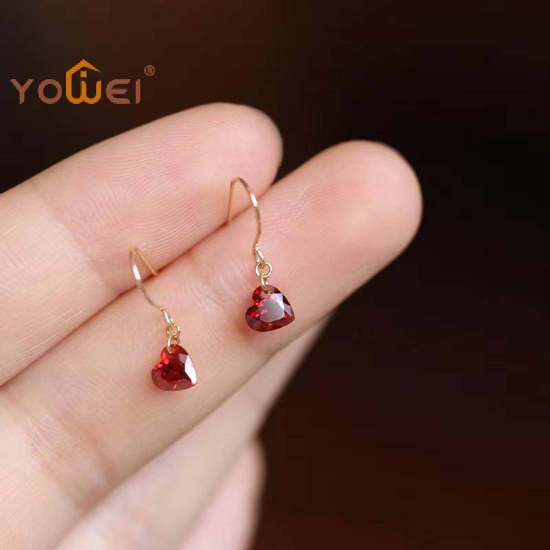 Women's Korean Style Exquisite Pair of Wine Red Zircon Heart Dangle Stud Earrings, Suitable for Parties