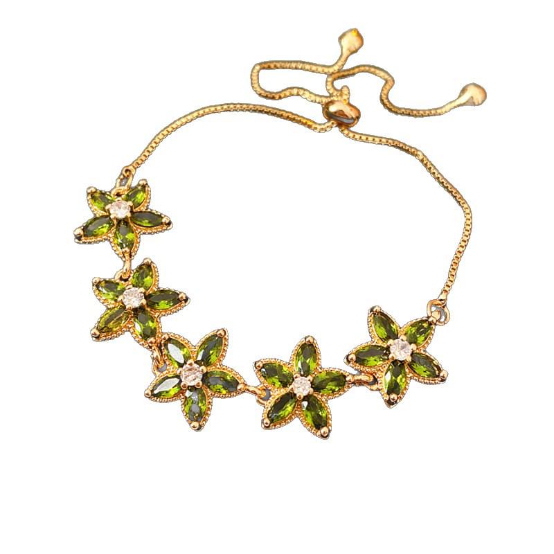 Gold-Plated Zircon Heart Bracelet: Exquisite, Versatile High-End Fashion Jewelry.