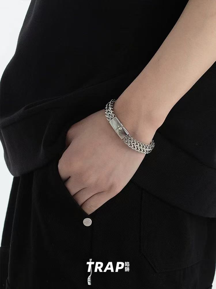 צמיד נירוסטה קלוע שורה כפולה קדמית ואחורית סגסוגת קשירה מגנטית אבזם תכשיטי קיל מודל חדש