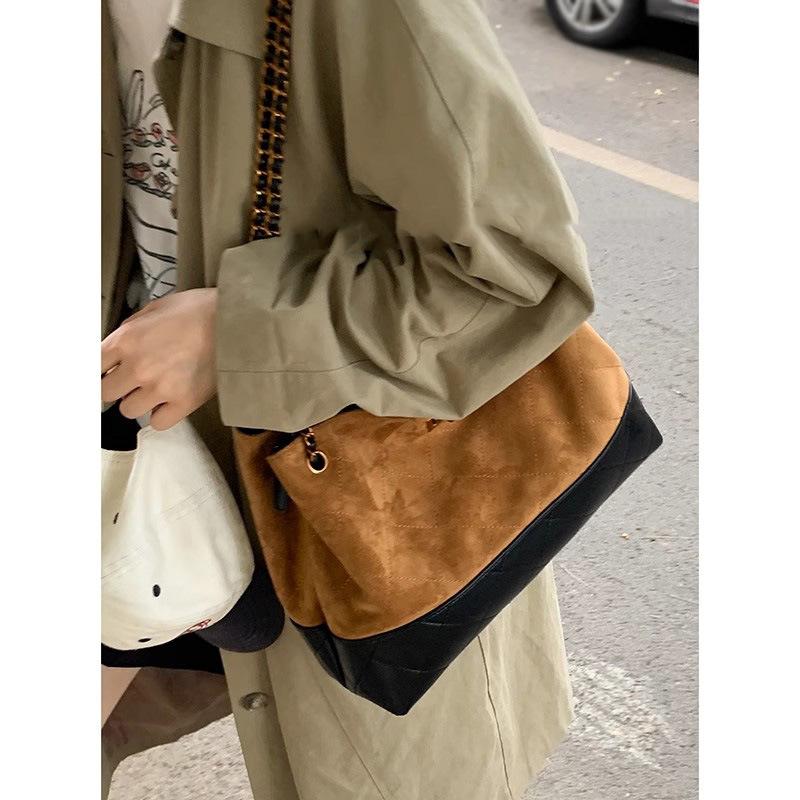Retro Deerskin Velvet Portable Commuter Bag Women's 2025 New Trendy Fashion Tote Bag Versatile Large-capacity Stray Bag