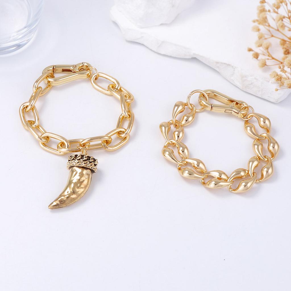 Personality, creative design, cold wind, metal chain, alloy animal horn pendant, double stacked necklace.