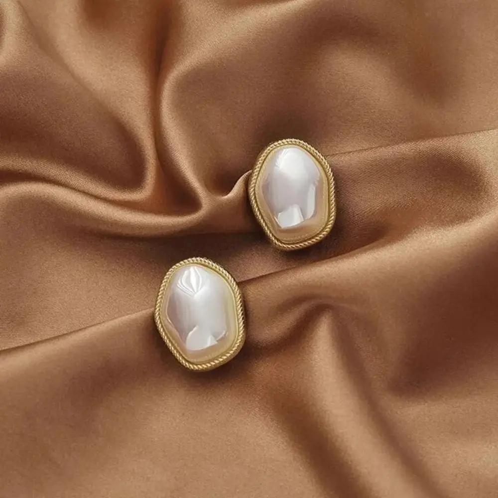 New Pearl Imitation Pearl Earrings Alloy Golden Irregular Square Earrings Retro Pearl Earrings Women