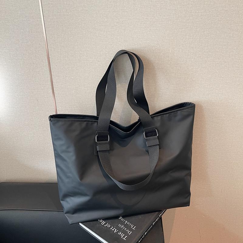 Early Spring Simple Casual Versatile Nylon Square Shoulder Bag for Women 2026 High Quality Large Capacity Classic Style Tote Bag