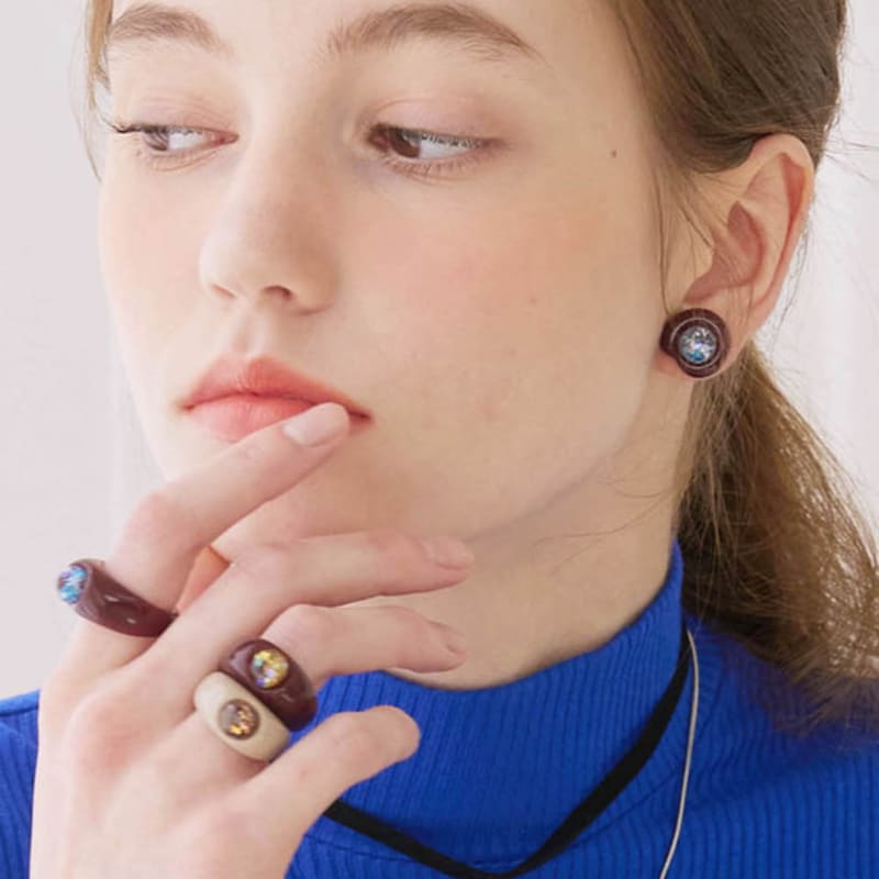 Luvinball Pebble Snowball Earrings