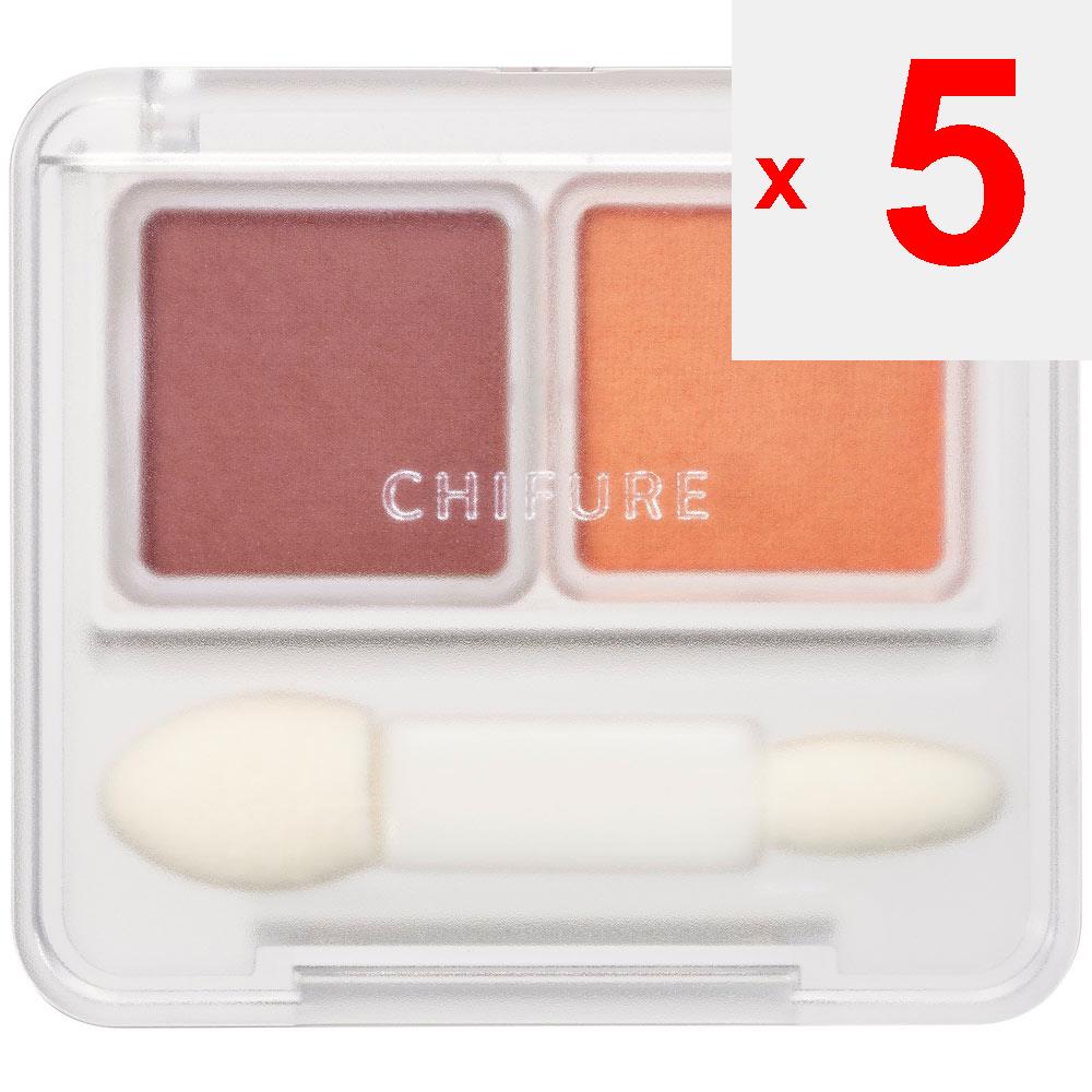 Chifure Dvoubarevný oční stín 42 Skin Makeup Po rozetření světlejší barvy po celém očním víčku rozetřete tmavší barvu od okraje oka.