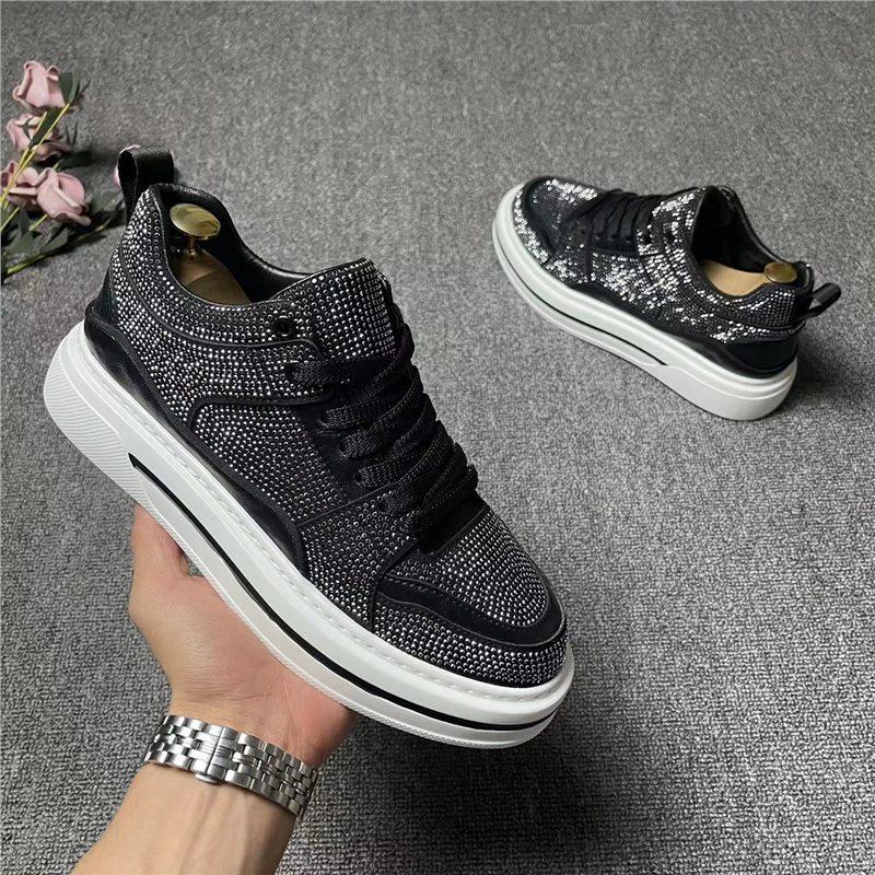 Autumn low-top hot drilling comfortable and lightweight sports and leisure board shoes qs