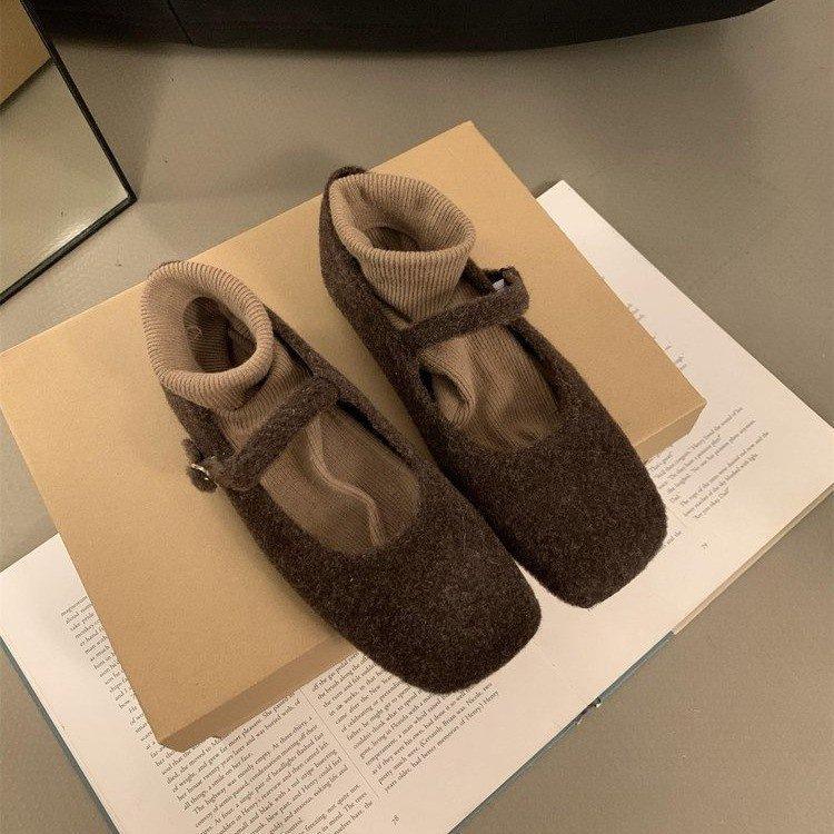 Shallow Mary Jane shoes autumn woolen single shoes new flat shoes square head with skirt French beanie shoes