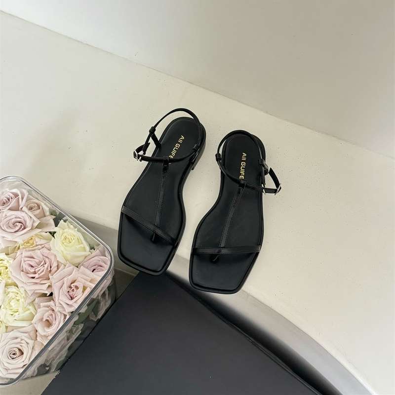 French toe thick heel sandals women 2025 new out square head simple strap cross fairy beach roman shoes