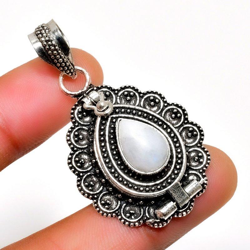 

Ювелирный кулон ручной работы с радужным лунным камнем 925 пробы, посеребренный, 1,70 дюйма 1.70 белый