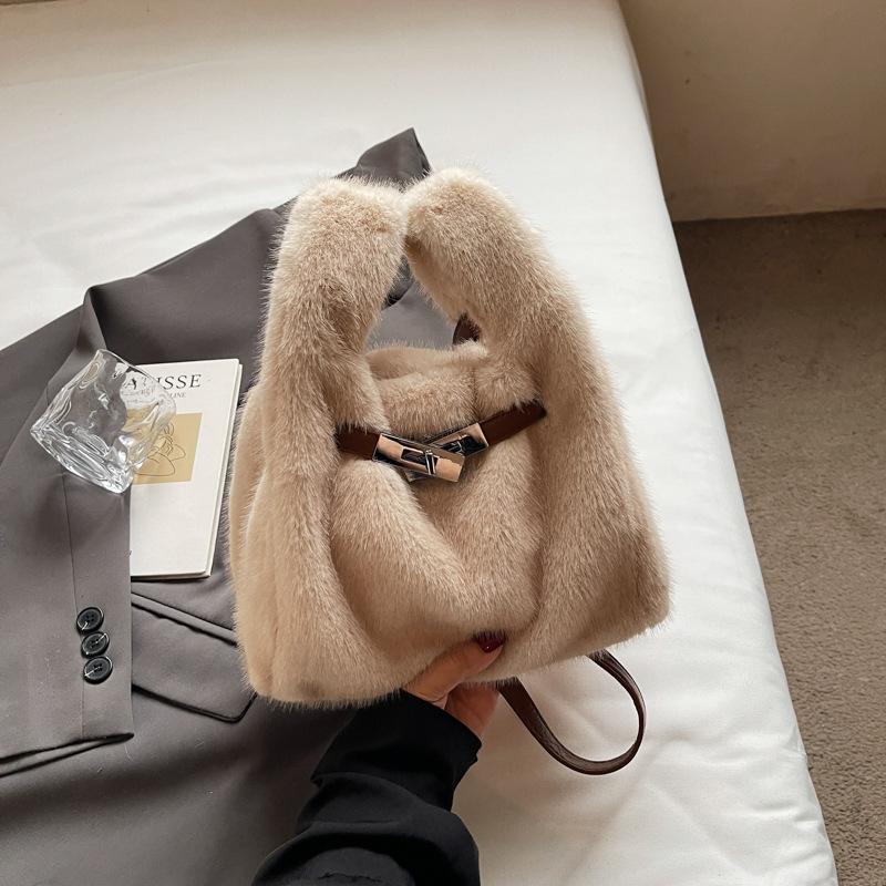 New Cute and Versatile Faux Fur Top Handle Bag Women Fashion Korean Crossbody Shoulder Bag Leisure Commuting Bucket Bag