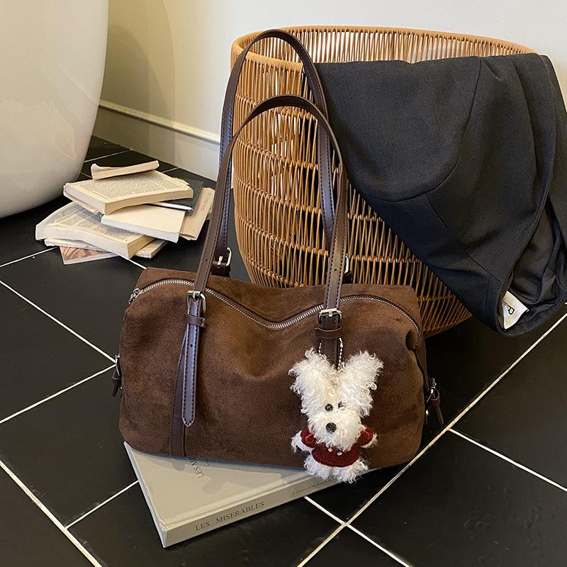 Autumn and winter retro large-capacity suede bag women's 2025 new casual commuter shoulder bag portable tote bag