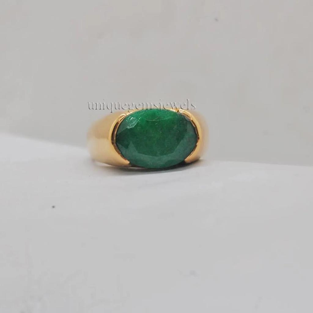 Satter grüner kolumbianischer Smaragd 925 Sterlingsilber Gelbgoldauflage Ring Schmuck
