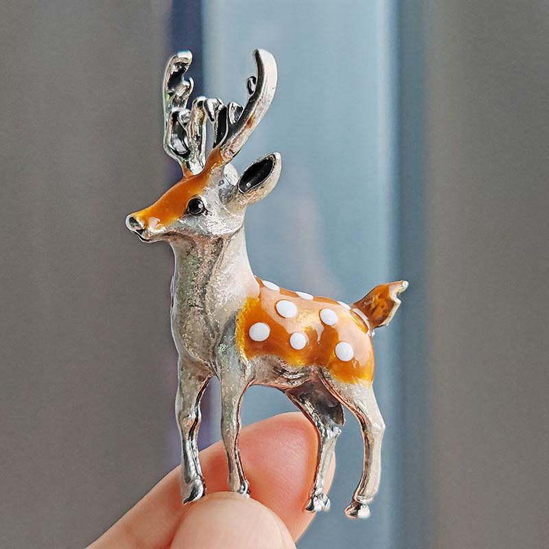 Sika Deer Fashion Brooch: Elegant High-End Pin for Women