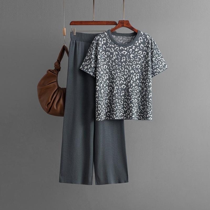 Large size summer wear women's two-piece set, new fashion women's clothing, leopard print knitted fashion suit women's