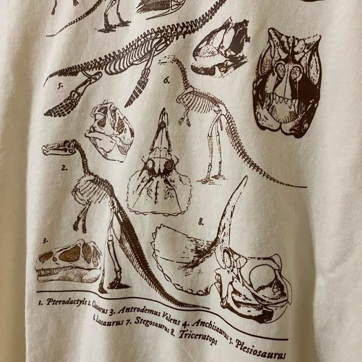 

dinosaur and prehistoric animal skeletons Print Unisex Short Sleeve Shirt S5XL Unisex T-Shirt M