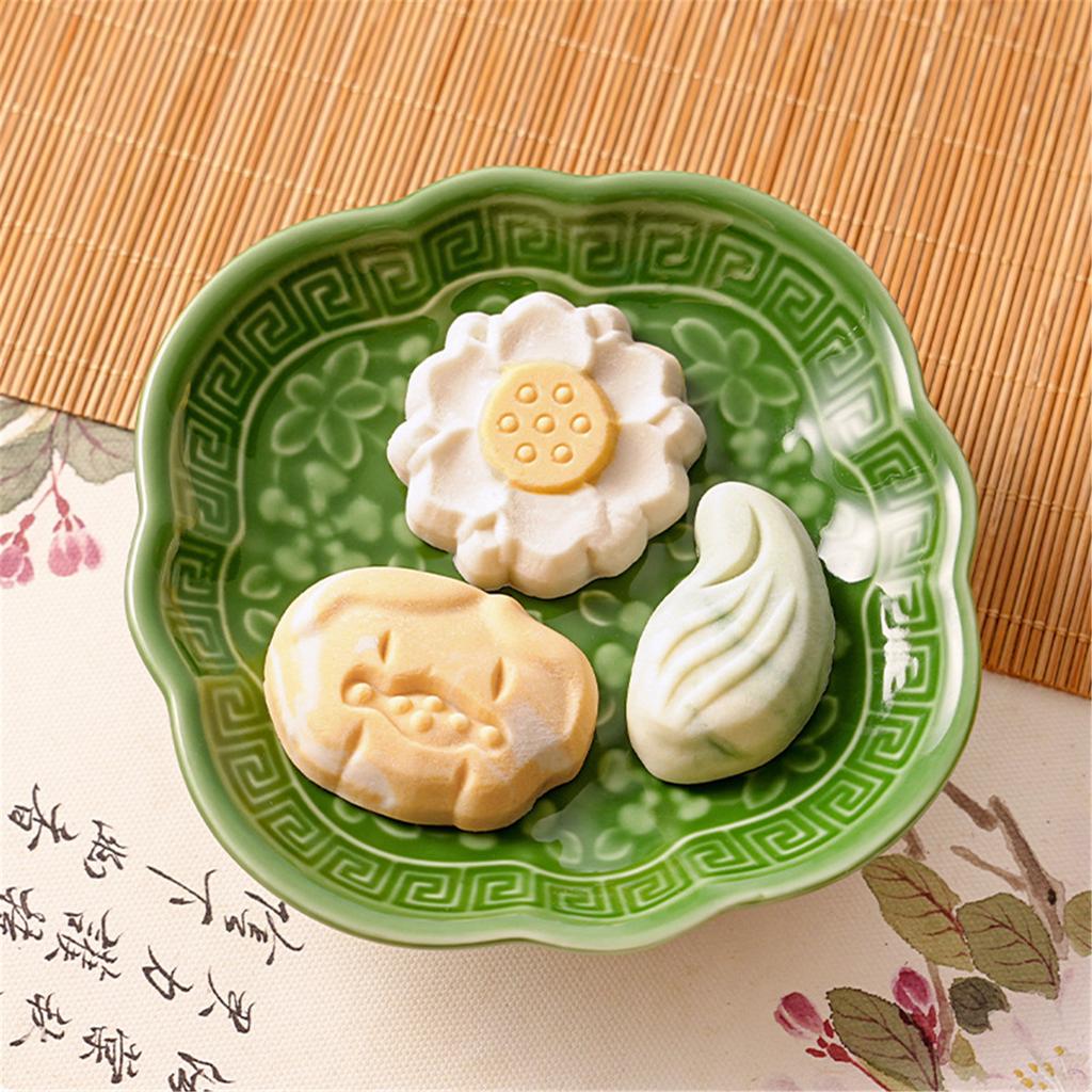 Wooden 3D Lotuses Mooncakes Mold Wood Baking Mould for Artistic Homemade Pastries Traditional Mung Bean Cake Mould
