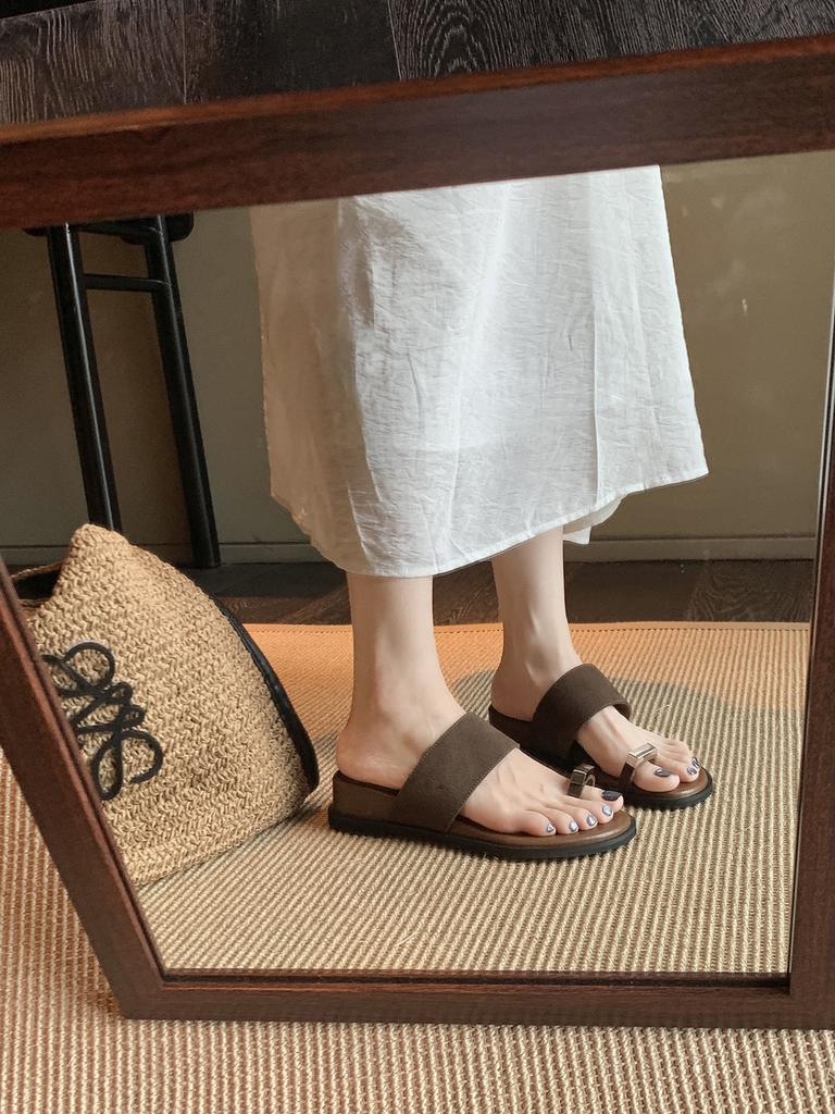 Fashion Women's One Word Slippers 2025 Summer New Outdoor Breathable Clip Toe Wedge Flat Shoes Fashion Height Increase Slip On Sandals