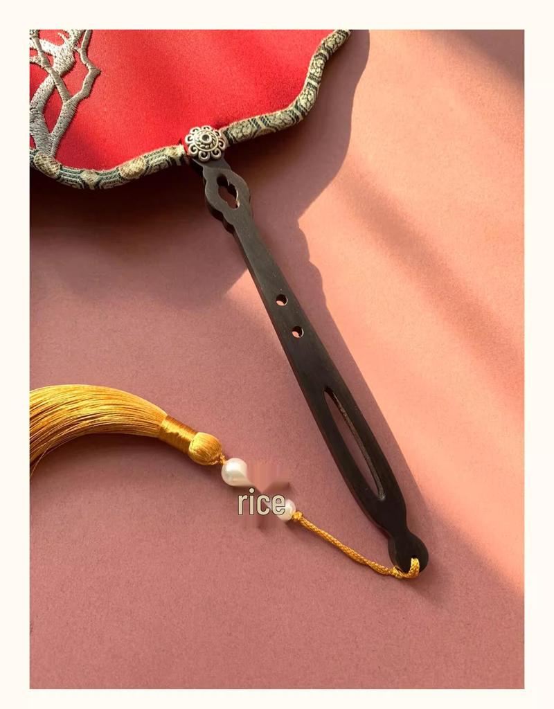 Chinese Style Embroidered Round Fan: Wedding, Dance, Butterfly, and Floral Design