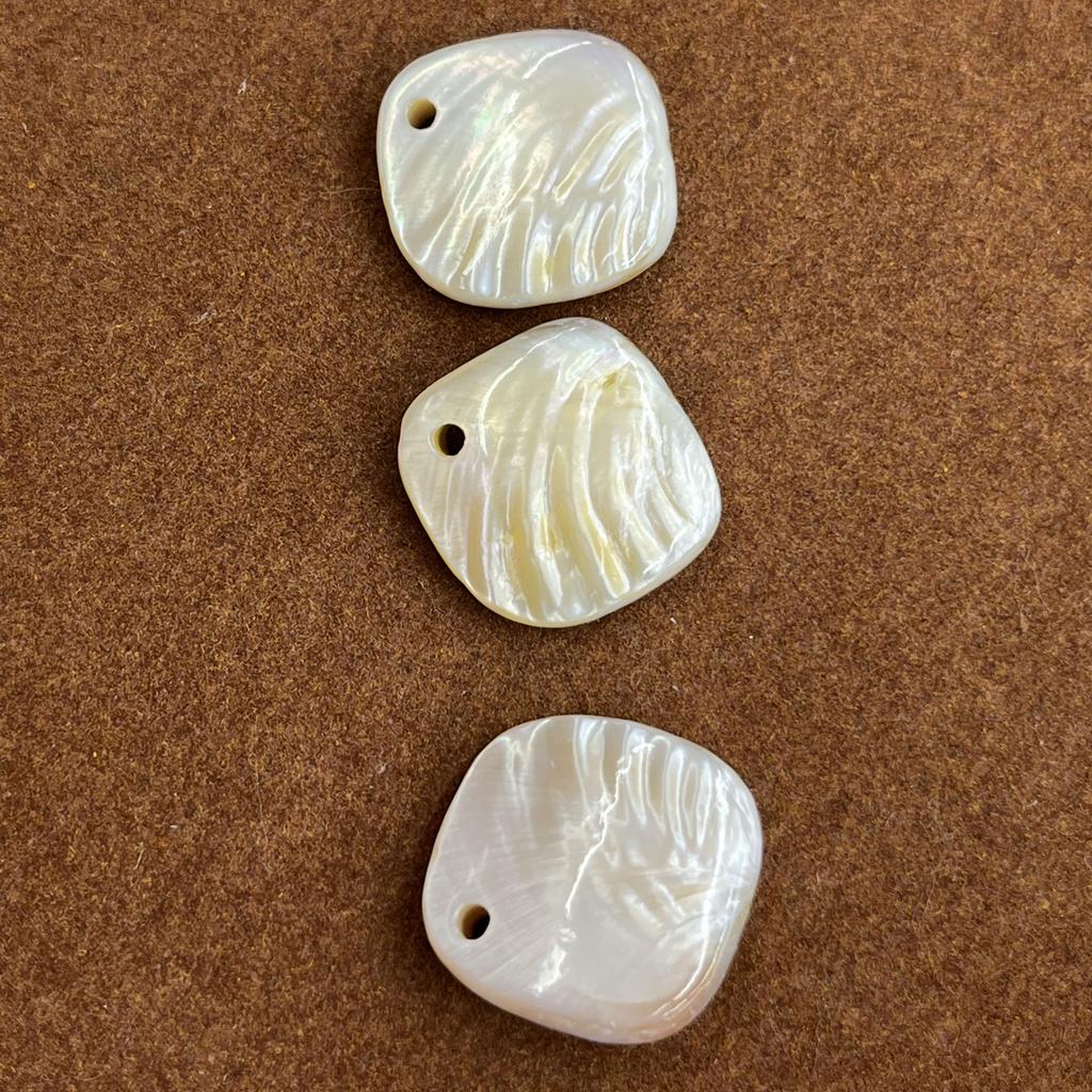 20Pcs, Natural Shell Mother of Pearl Beads with Hole, Boho Irregular Loose Beads, 19-21mm, for DIY Necklace Accessories, Jewelry Making Crafts Gifts