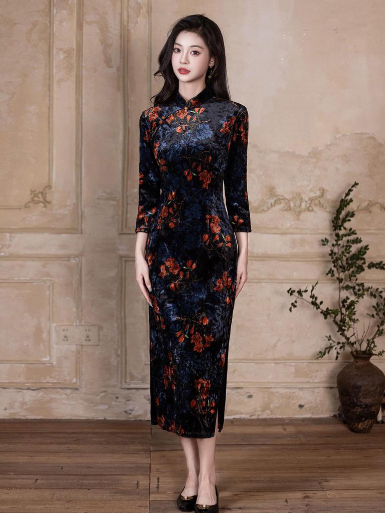 2025 New Velvet Retro Cheongsam: Long-Sleeved, Young Style, Improved Chinese Design