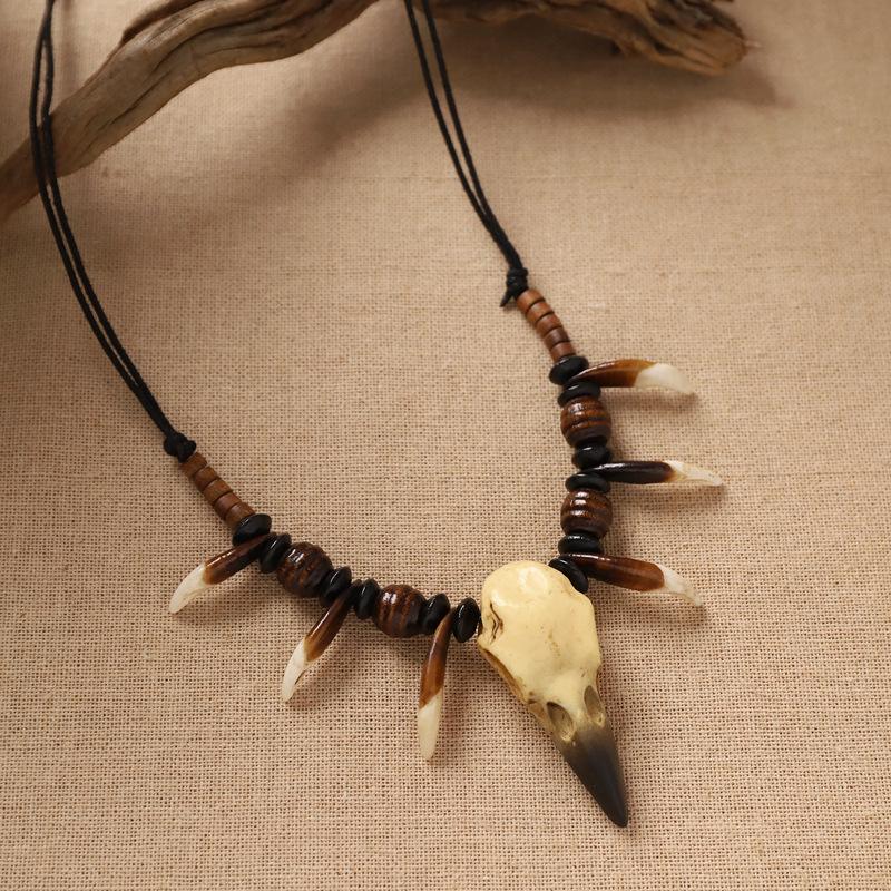 Original eagle bird crow skull dog tooth necklace retro niche crow skull pendant ethnic tribe men and women personalized accessories