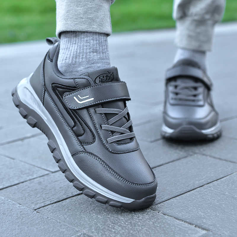 Fashion Super Big Size Ventilation Red Loafers Vulcanize Wide Shoes Men Golf Sneakers Sport What's New Year's Tene Basctt Shoses