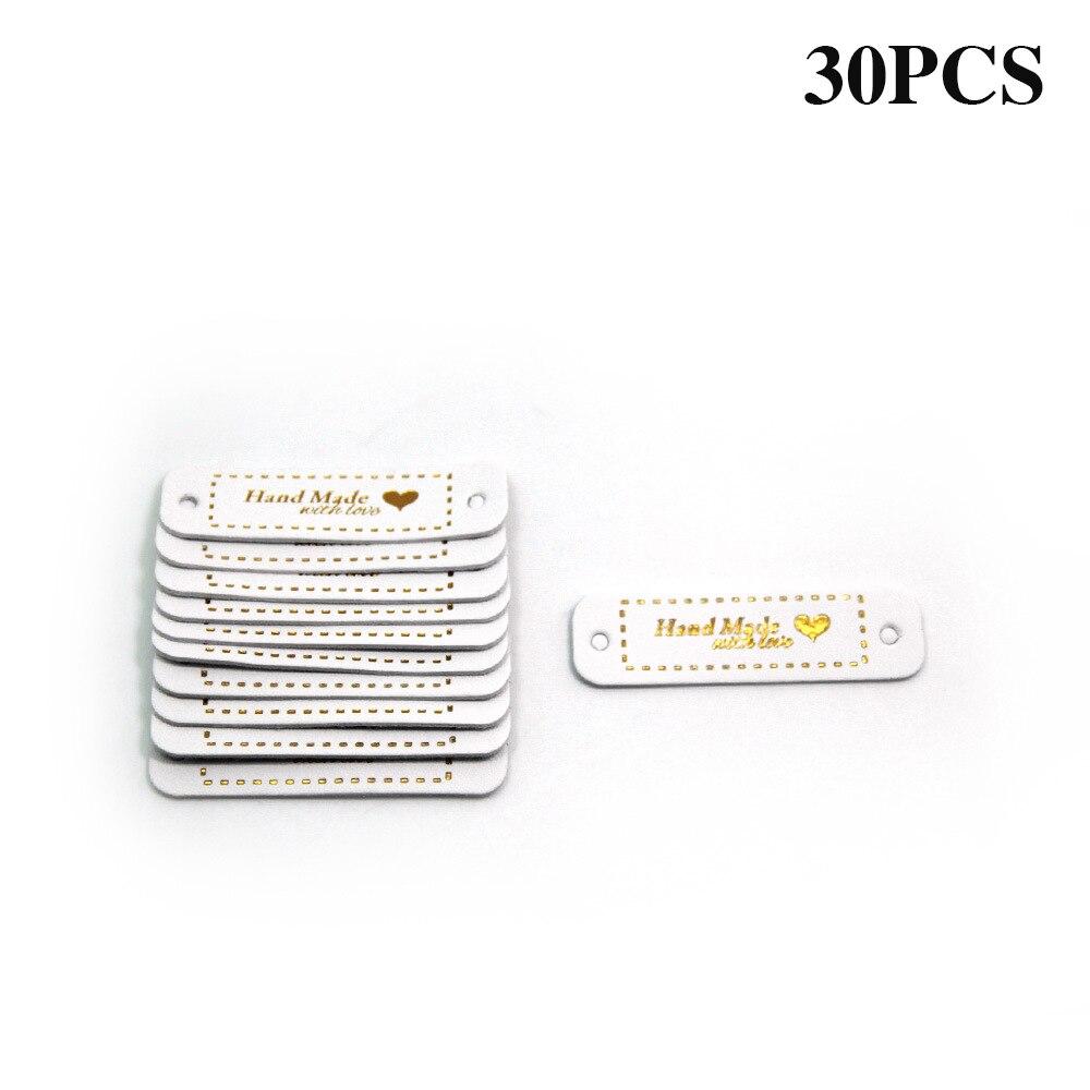30 sztuk PU skórzane tagi DIY ręcznie robione litery wzór z sercem miłosnym przyszyć etykiety zdobienie akcesoria dziewiarskie rzemiosło