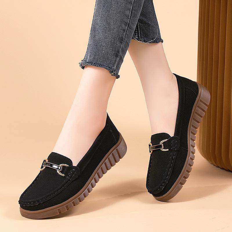 2024 Spring Women's Suede Soft Sole Slip-On Shoes for Middle-Aged and Elderly Moms
