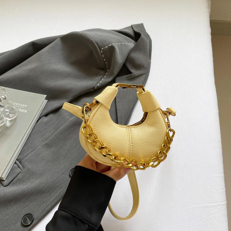 

Niche fashion matte texture chain bag women s 2025 summer new trendy foreign personality mini shoulder messenger bag золотой